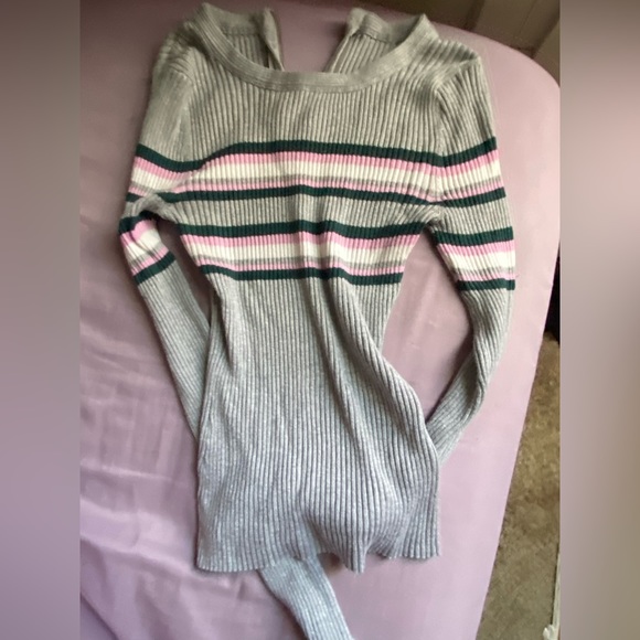 2 Dresses + 1 Top - Perfect for Spring🌸 - Picture 9 of 11